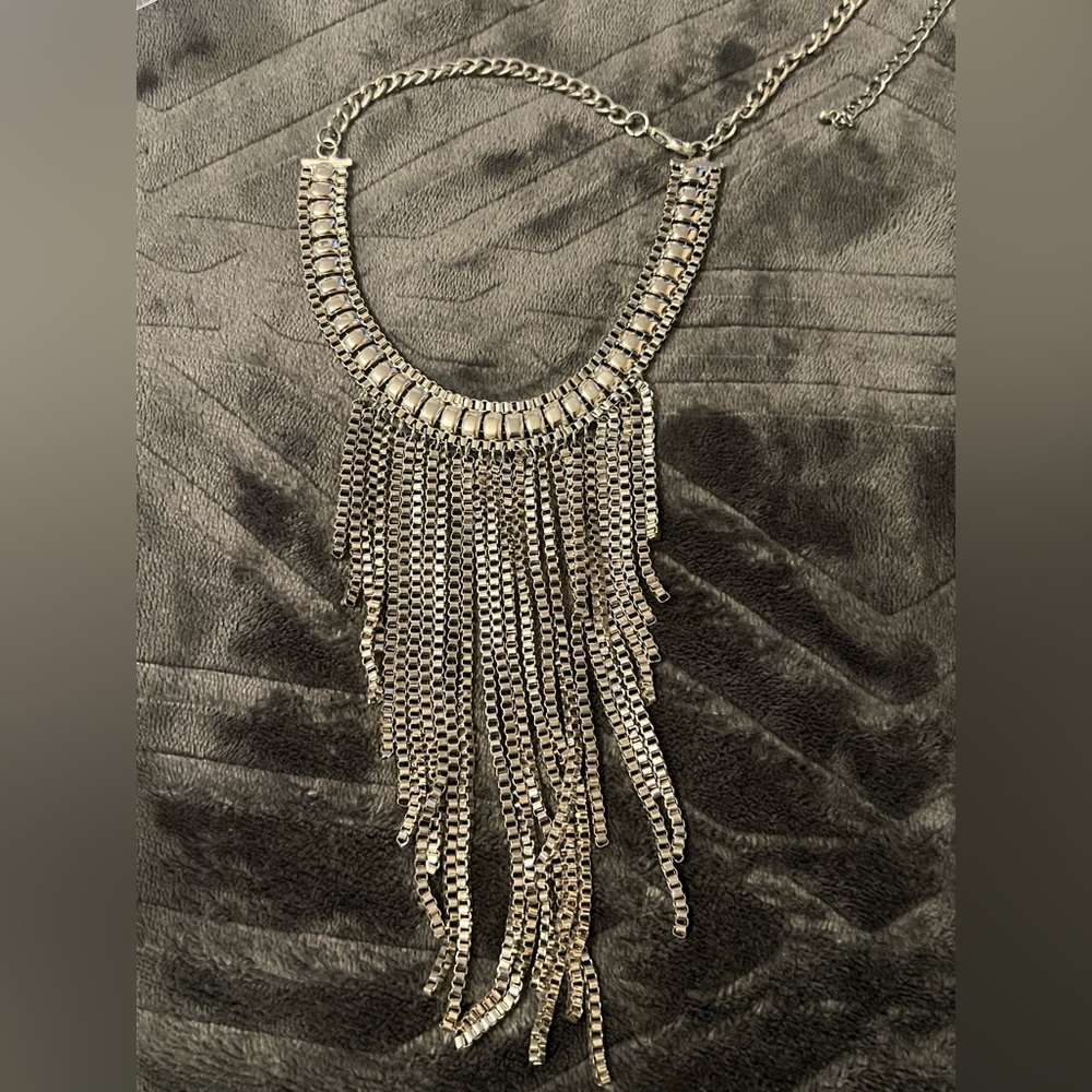Elegant Silver tone  Fringe Necklace